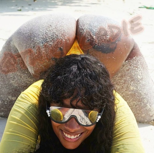 thickordie - GaaaWd Help…Me…thickcameltoe #thickthighssavelives...