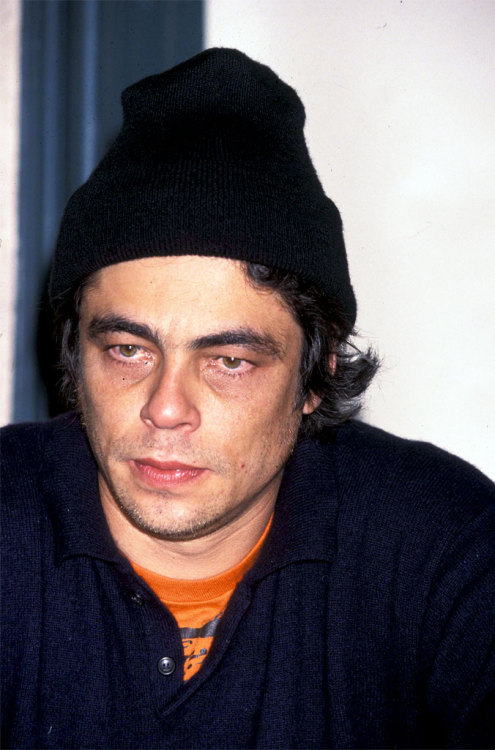 mabellonghetti - Benicio Del Toro at Hunter S. Thompson book...