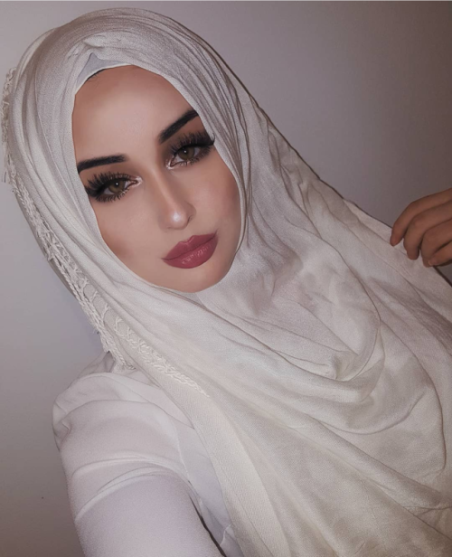 lovewankin786 - If you guys ever wonder what happens to hijabi...