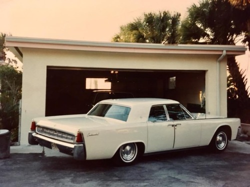 suicideslabs:More 1961 - 1969 Lincoln Continentals