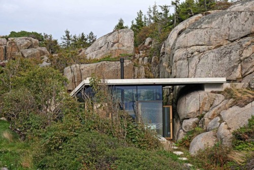 architorturedsouls - Knapphullet - Home on a Cliff in Norway /...