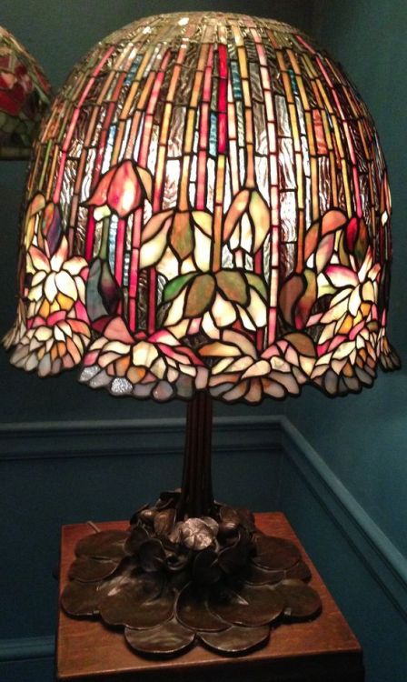 treasures-and-beauty - Water Lily Table Lamp designed by Louis...