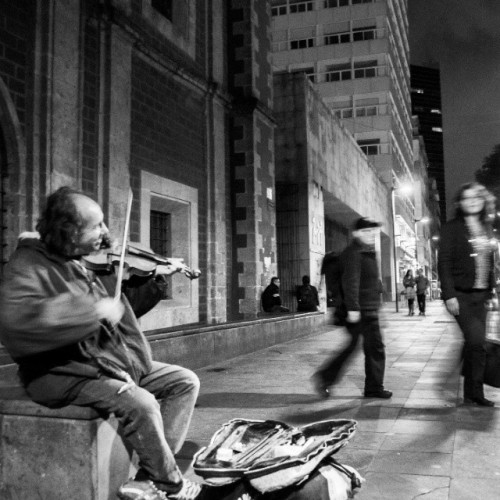 #violín #nikon #nikon_photography_ #street #calle #df #mexico...
