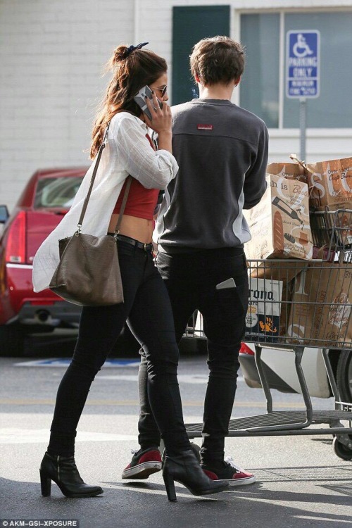 daniellecampbellbr:Danielle e Louis dia 15/01 fazendo compras...
