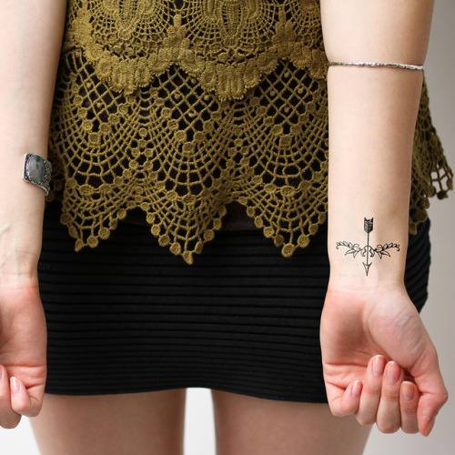 Arrow temporary tattoo on the left inner wrist. >>> Buy...