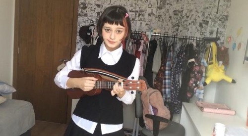 littlegirlangels - Eu amo meu ukulele >//Te veeeeesss muy...