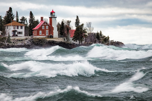 upimages:Lake Superior Waves.Big waves I’ll grant you- but...