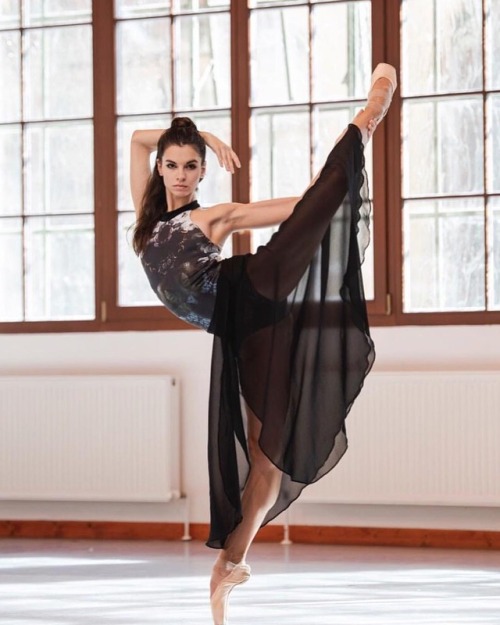 dreamdancer840:Beautiful dancer Olga Bogoliubskaia with Czech...