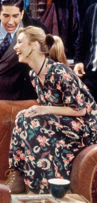 90sfashiongal:My favourite Phoebe Buffay outfits from season...