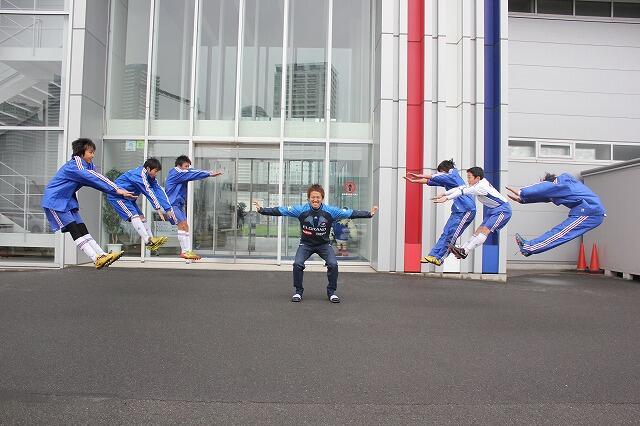 Hadouken'ing comes to Japanese football It’s hardly a surprise that the Hadouken'ing, the sort of Street Fighter/Dragonball Z-inspired meme sweeping across Japan (and beyond), has made its mark in Japanese football. But J.League club Yokohama...