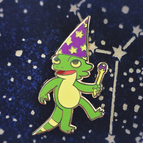 littlealienproducts - Lizard Wizard Pin by StarrySketch