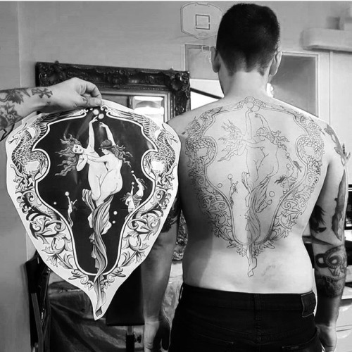 Start this back piece “le stelle gemelle” on my talented...