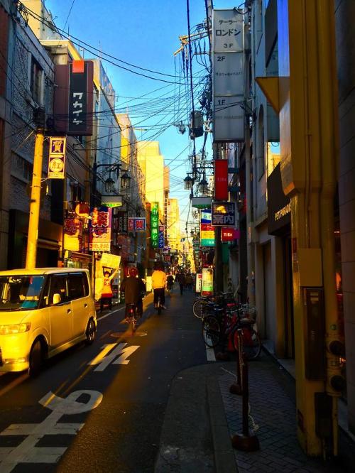 japanpix - Evening stroll through Osaka store district