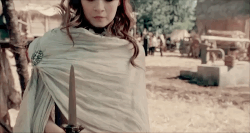 onceuponatimeihadalife:She wasn’t looking for a knight. She...