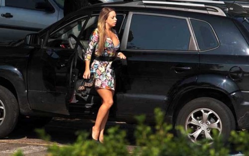 Jessica Lopes caught car changing…