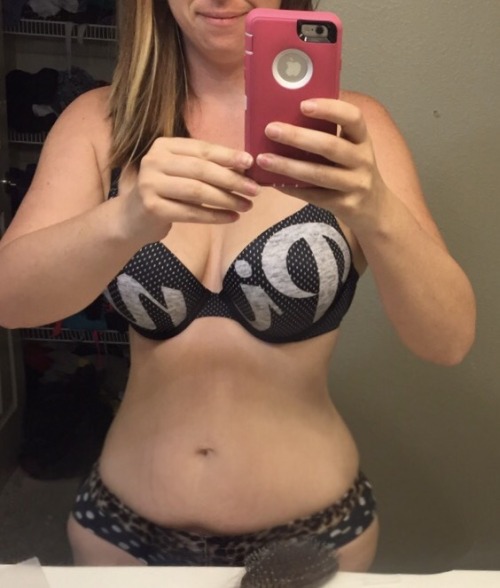 whitegirl-should-know-better - White girl showing off her need...