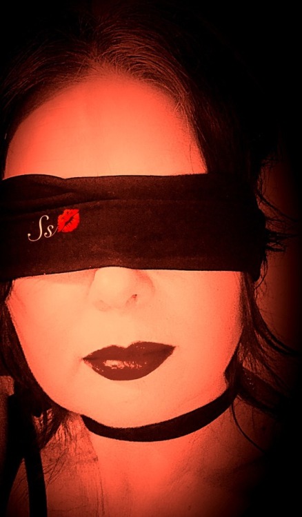 sexyswitch:Blindfolded #surrender #intensifiesallsenses #smell...