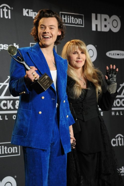 stylesarchive:Harry and Stevie Nicks at the Rock & Roll...