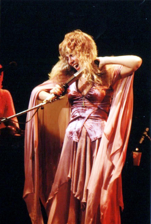 goldduststevie - Fleetwood Mac performing Rhiannon in 1978.
