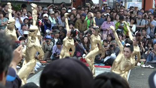 shijieg - 日本街头全裸金粉舞蹈表演1080超清视频[MP4...