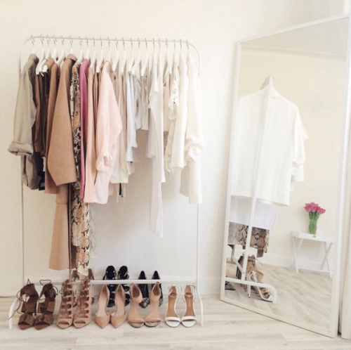 minimalist wardrobe on Tumblr