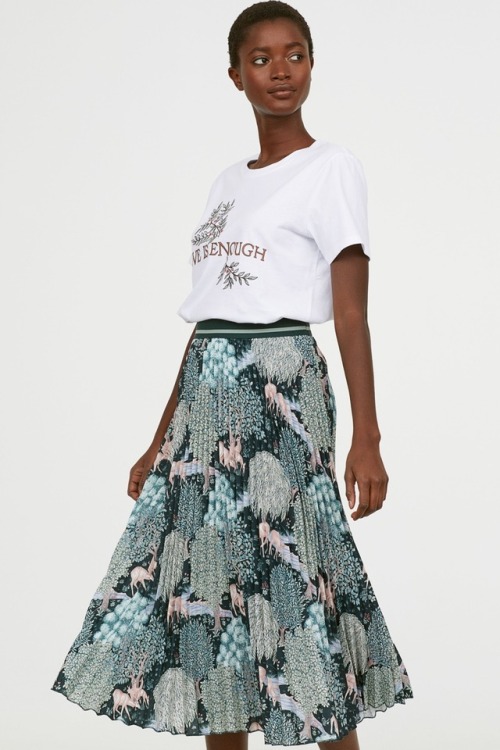 artnouveaustyle - Clothing store H&M has now launched a...
