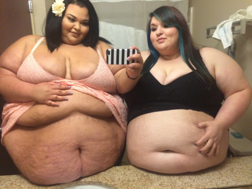 beverlythicklove - Sexy voluptuous girls are ready to have some...