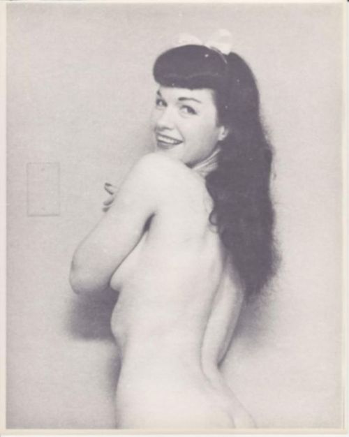 love-gia-carangi - Bettie Page in 50s