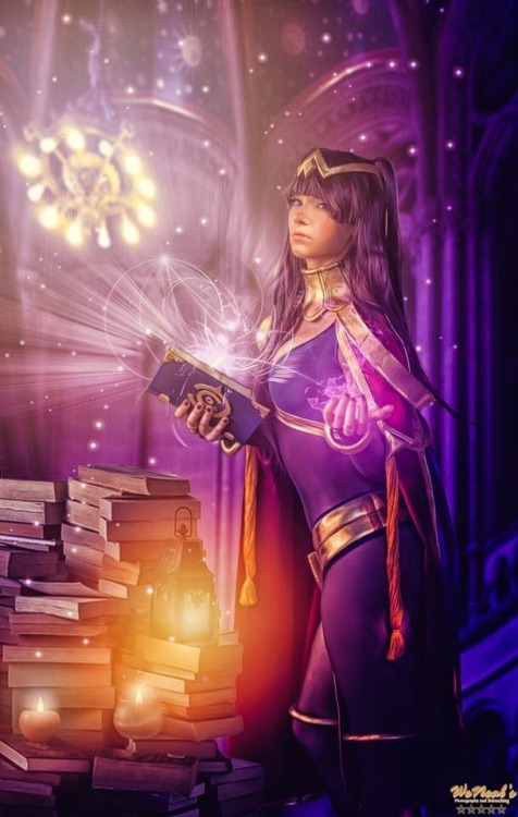 A couple more shots from @torremitsu of my Tharja cosplay