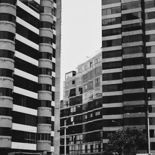 #blackandwhite #blancoynegro #ciudad #pasion #fotografía...