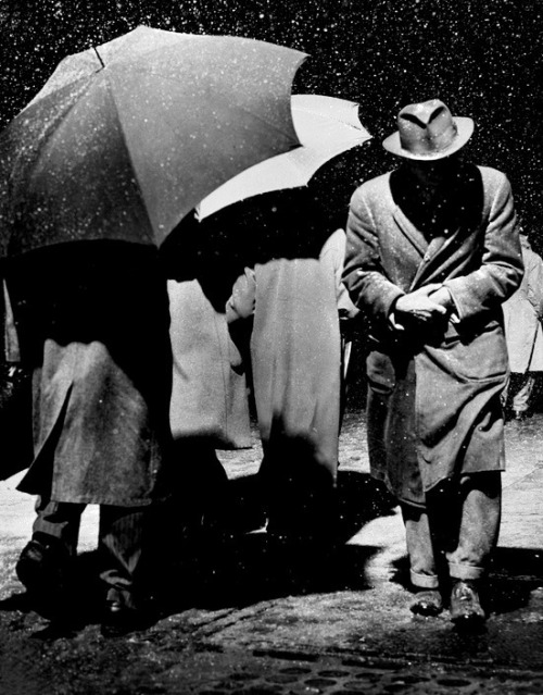 louxosenjoyables - vintageeveryday - Snow, New York City, 1950....