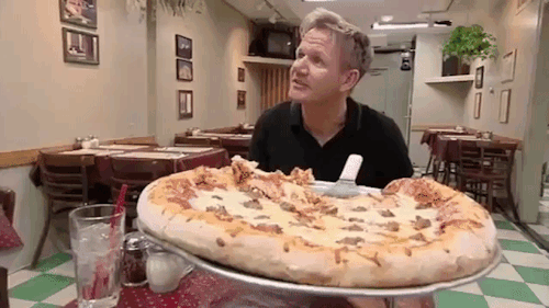 ruinedchildhood:Pizza looks bomb AF tho