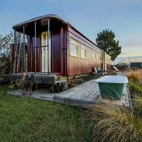 utwo - Old Railway Carriage © living big in at iny house 