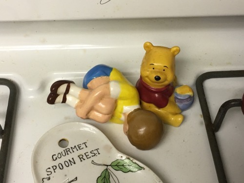 rustyjnails - gaygayforgogo - My mom has these winnie the pooh...
