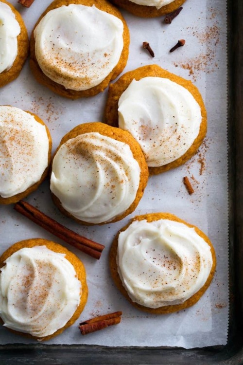 sweetoothgirl - Pumpkin Cookies with Cream Cheese...