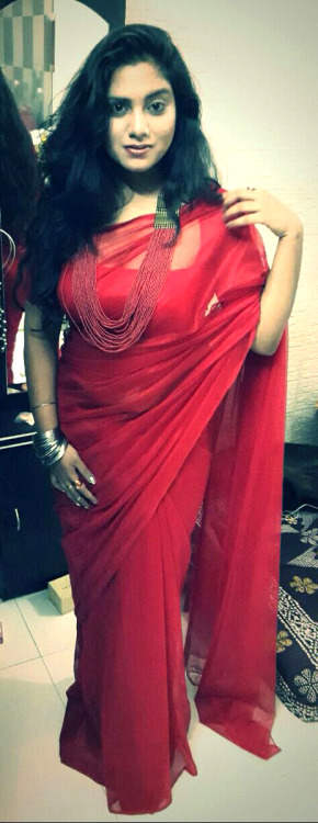 indiangalz - Hot voluptuous babe in saree