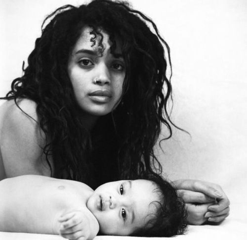 iloveretroo-blog:Lisa Bonet and her daughter Zoe Kravitz (1989)