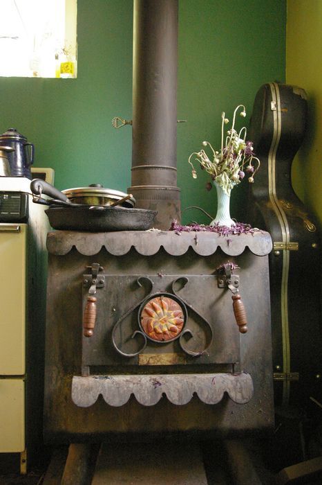 magicalhomestead - Cute little old stove. 