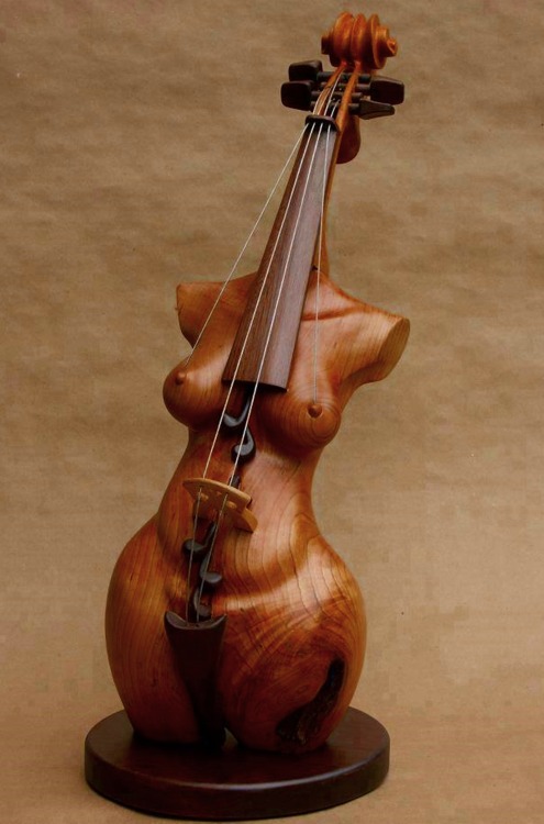 Xtreme violin sculpture