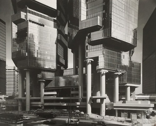 germanpostwarmodern - Bond Centre (1980-88) in Hong Kong....