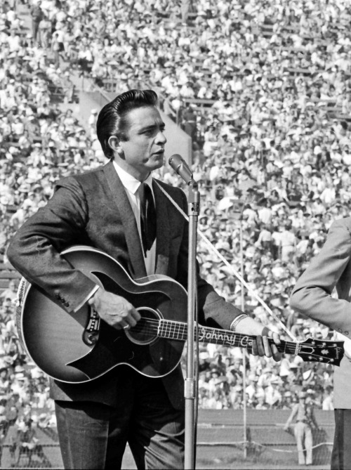 gregorygalloway:Johnny Cash (February 26, 1932 – September 12,...