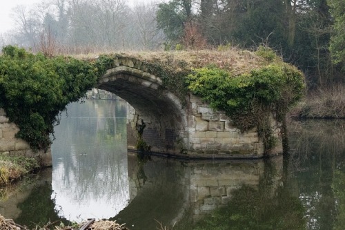 centuriesbehind:The Great Bridge, Warwick Castle,...