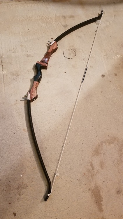 Took a few tries, but I finally finished making a recurve bow. ...