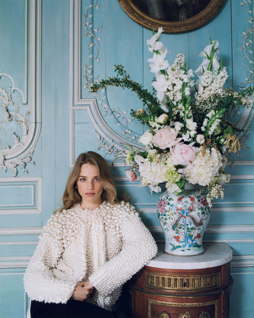 stylish-editorials:Rebecca Longendyke photographed by Zoe...
