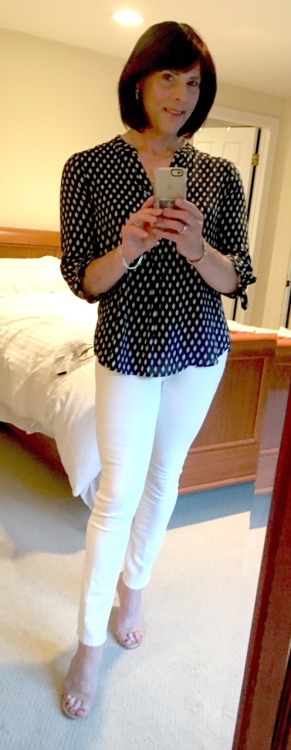 cd-trori - Kelli Cd-Trori. My summer uniform - skinny white jeans...