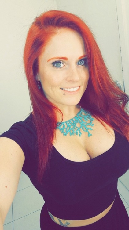 connoisseurofpussy6996 - Busty Redhead 