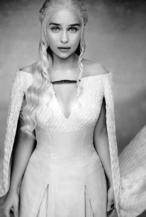 stormbornvalkyrie - ♕ Emilia Clarke as Daenerys...