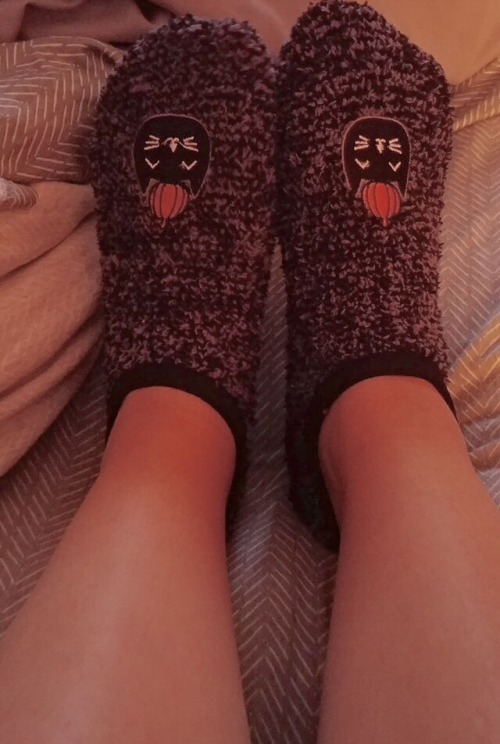 ava8teen - cutest socks ever!can i cum on them socks x