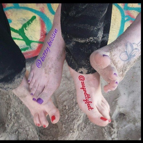 barefootwomen101 - wvfootfetish - kittykissinxxx - #sandyfeet...