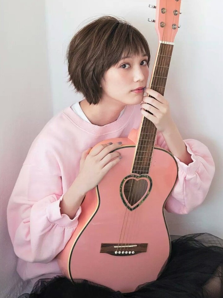 本田翼のギター